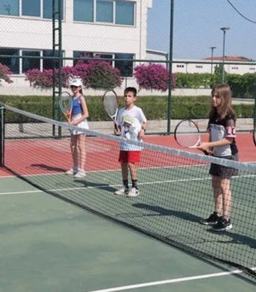 antalyada-dosemealtinda-ucretsiz-tenis-kursu-basladi-her-yastan-katilim-a3j6iRLY.jpg