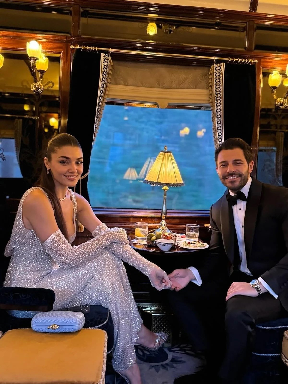 Hande Erçel ve Hakan Sabancı: Yeni Geziler ve Bodrum Tatiliyle Dikkat Çekiyorlar