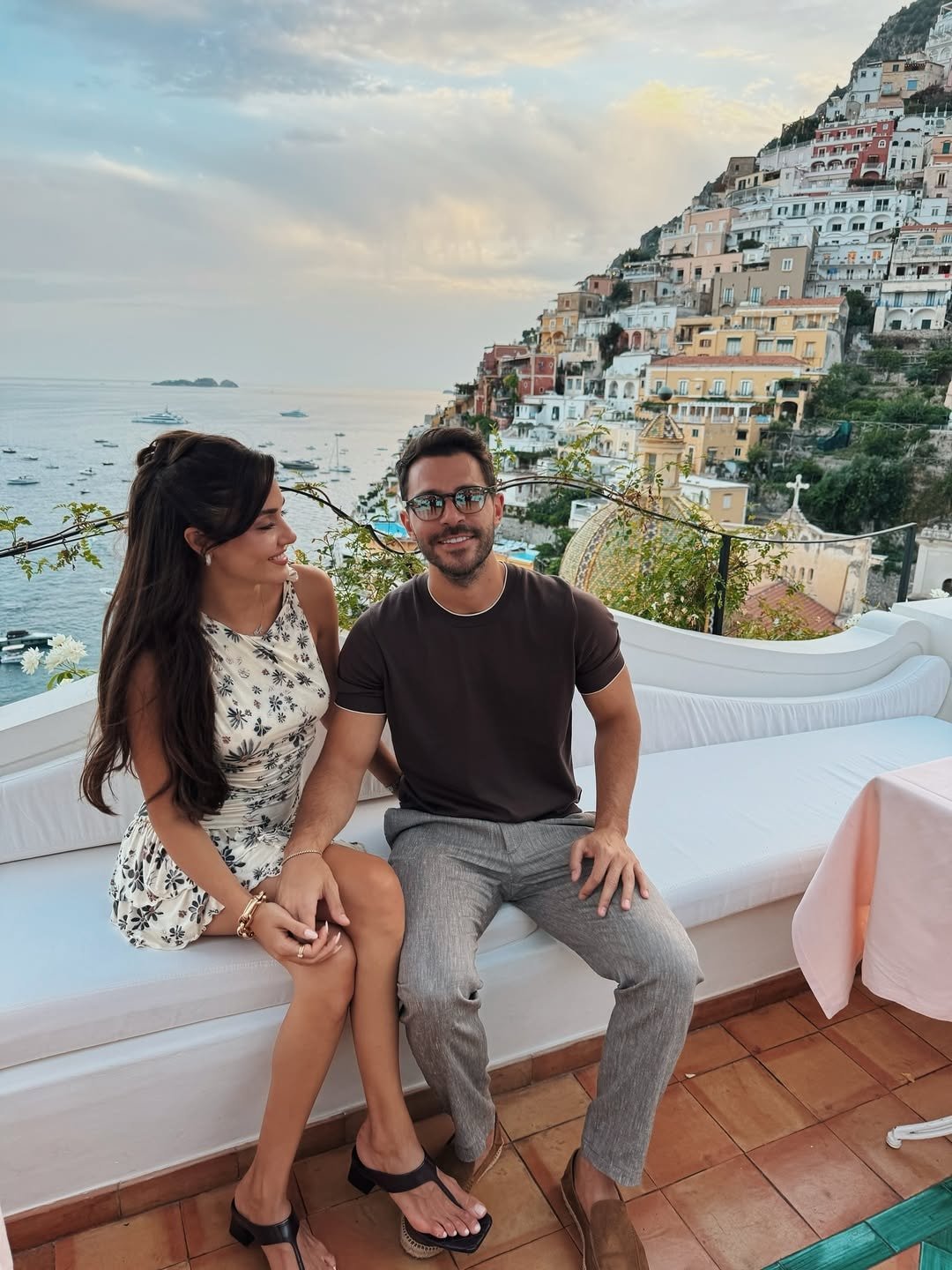 Hande Erçel ve Hakan Sabancı: Yeni Geziler ve Bodrum Tatiliyle Dikkat Çekiyorlar