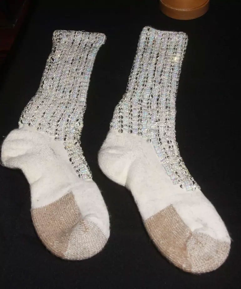 Güçlü memento: Beyaz spor çorabı