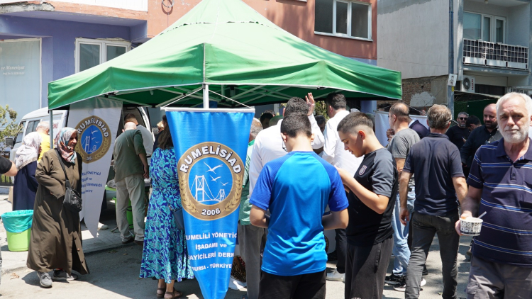 RUMELİSİAD’ın geleneksel aşuresine büyük ilgi