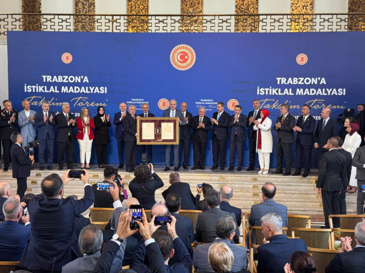 Trabzon’a İstiklal Madalyası 101 Yıl Sonra Şehre Takdim Edildi