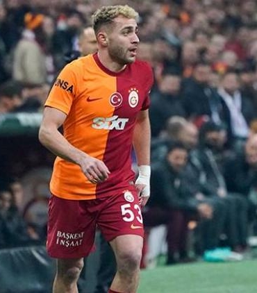 baris-alper-yilmaz-icin-kritik-surec-maas-krizi-ve-neom-teklifi-isiginda-galatasaray-gorusmeleri-1bRwQKPA.jpg