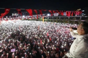 chp-istanbulda-gorevden-alma-sonrasi-ilk-miting-yeni-yonetim-ve-sorusturmalar-VWvz3n7y.jpg