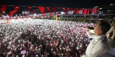 chp-istanbulda-gorevden-alma-sonrasi-ilk-miting-yeni-yonetim-ve-sorusturmalar-VWvz3n7y.jpg