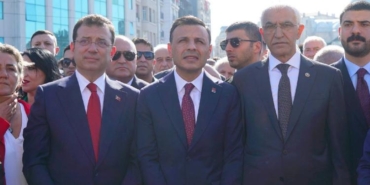 imamoglu-chp-kongreleri-ve-il-baskani-ozgur-celik-onurumuzdur-demokrasiye-olan-inancla-yolumuza-devam-F4jymIDN.jpg