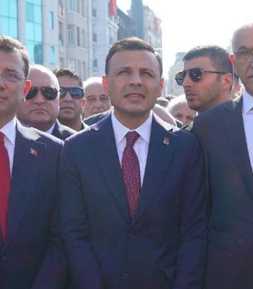 imamoglu-chp-kongreleri-ve-il-baskani-ozgur-celik-onurumuzdur-demokrasiye-olan-inancla-yolumuza-devam-F4jymIDN.jpg