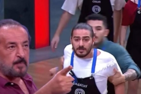 masterchef-turkiyede-cagatay-ve-mehmet-yalcinkaya-gerilimi-suruyor-el-atisi-tartismasi-ve-surtusme-yukseldi-LEXi2Gzk.jpg