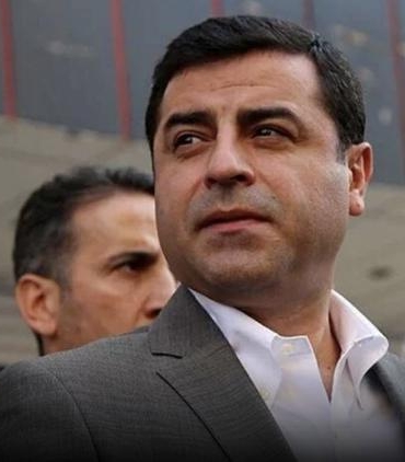 demirtas-icin-tahliye-basvurusu-avukatlar-kararin-kesinlesmesinin-ardindan-hareketli-rISQFpUm.jpg