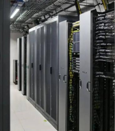hindistanda-veri-merkezi-yatirimlari-hiz-kazaniyor-buyume-enerji-ve-su-kullanimiyla-cevresel-riskler-artiyor-dZ6GT7Wh.jpg