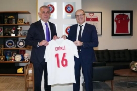 imzali-sponsorluk-anlasmasiyla-erikli-turkiye-mill-takimlarinin-resmi-tedarik-sponsoru-oldu-JxLVst2C.jpg