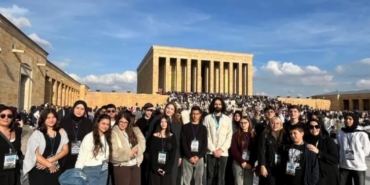 kucukcekmece-belediyesinden-genclere-anitkabir-ziyareti-milli-bilinc-yolculugu-f4cglVwM.jpg