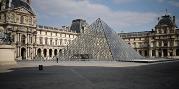 paris-louvre-soygunu-adi-suclularin-planli-hareketleri-ve-dort-kisilik-supheli-grubunun-detaylari-FkHXiQbO.jpg