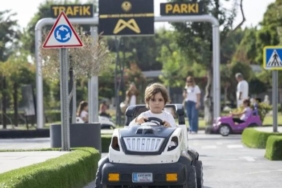 trafik-parkta-aileler-icin-eglence-ve-trafik-ogrenimi-bir-arada-zXAiNqzO.jpg