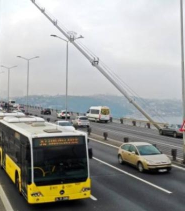 ukome-karariyla-metrobusler-fsm-koprusu-uzerinden-gidip-gelmeye-devam-edecek-TbNeLcXW.jpg