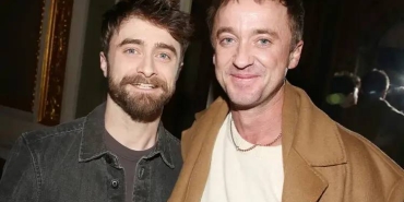 daniel-radcliffe-ve-tom-felton-broadwayde-hasret-giderdi-eski-dostluk-yeniden-bulustu-2xq3fldf.webp