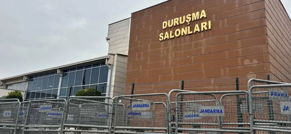 İBB Davasında Kanser Tedavisi Gören Sanık Hakkındaki Yakalama Kararı Kaldırıldı