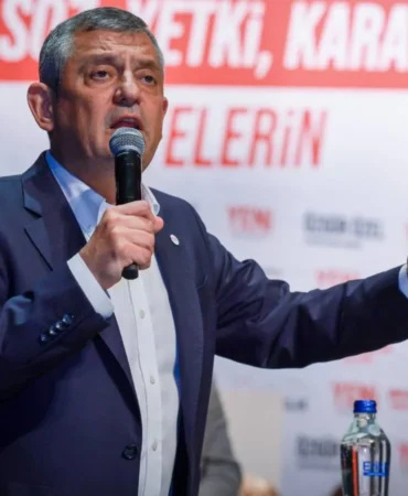 Özgür Özel Küçükçekmece Buluşmasında Fon İddialarını ve Önseçim Sürecini Değerlendirdi