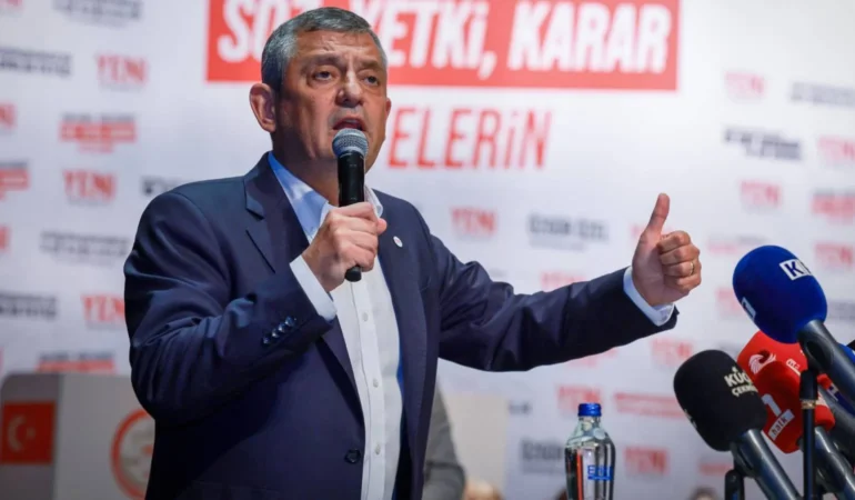 Özgür Özel Küçükçekmece Buluşmasında Fon İddialarını ve Önseçim Sürecini Değerlendirdi