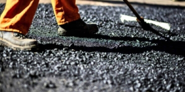 Denizlerden Toplanan Plastik Atıklar Asfalt Karışımlarında Kullanılarak Yol Yapımına Kazandırılıyor