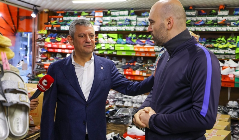 YENİ Parti Genel Başkanı Özgür Özel Rize Pazar'da Selzede Esnafı Ziyaret Etti