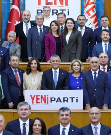 YENİ Parti AYM Savunmasını Verdi ve Olası Değişiklik İçin Alternatif İsimlerini Belirledi