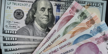Dolar/TL haftanın ilk işlemlerinde 49,18 seviyesine çıkarak rekor kırdı