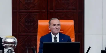 Bekir Bozdağ Sağlık Sorunları Nedeniyle TBMM Başkanvekilliği Görevinden İstifa Etti