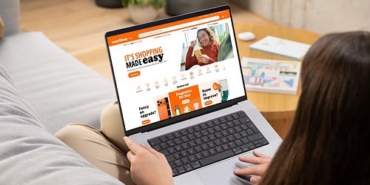 Stelios, easyJet ile havayolu sektörünü ele geçirmişti. Şimdi de online alışveriş devlerine meydan okuyor
