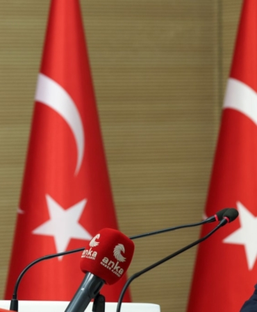 Gökan Zeybek Bakırköy ve Merkezefendi Belediyelerine Yönelik Operasyonları Eleştirdi