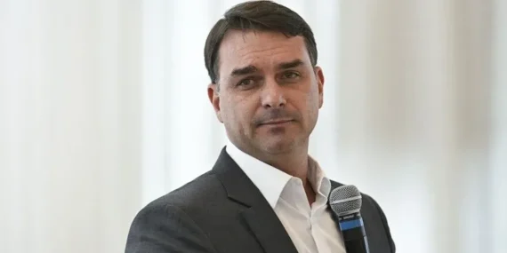 Brezilya’da Seçimi Kaybeden Flavio Bolsonaro’nun Pasaport Kararına Rağmen ABD’ye Kaçtığı İddia Edildi
